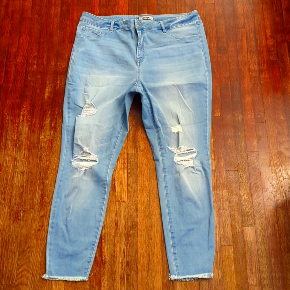 Refuge Charlotte Russe light blue distressed hi-rise denim skinny jean jeggings